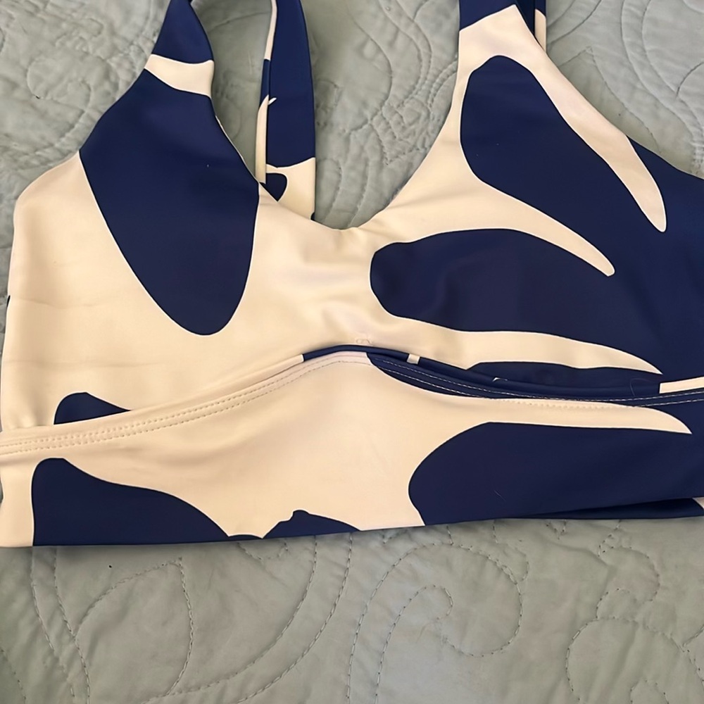 Wilo sports bra